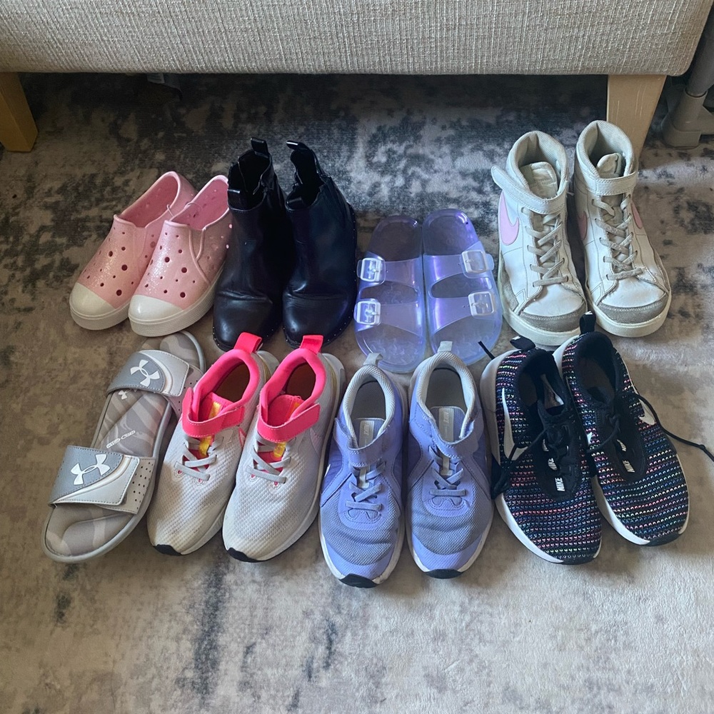 Girls size 1-1.5 Y shoes lot